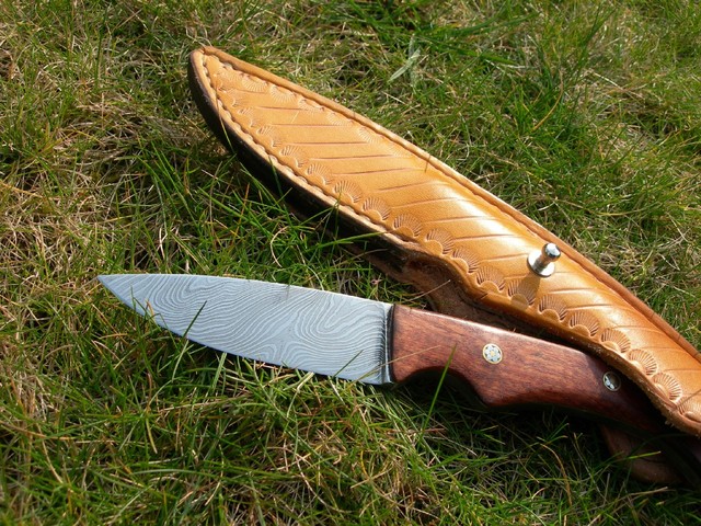 Belgian Knives Society (BKS) - Couteaux